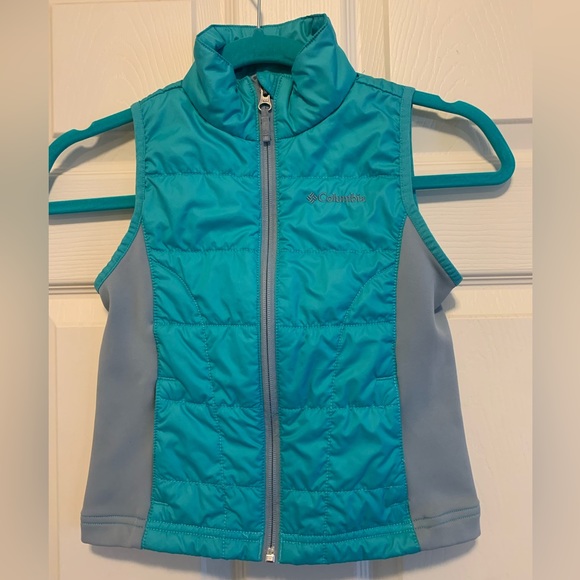 Columbia water resistant vest XS/TP Fit size 6 to 8 (44 to 51 pounds) - Picture 1 of 5